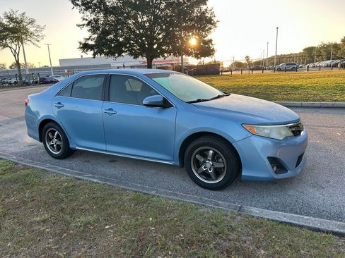 Used 2012 Toyota Camry LE FWD image 7