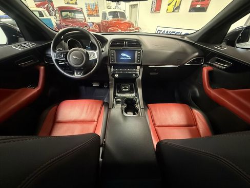 Used 2017 Jaguar F-PACE R-Sport AWD/4WD image 15