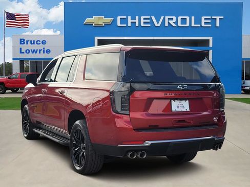 Used 2026 Chevrolet Suburban Premier RWD image 5