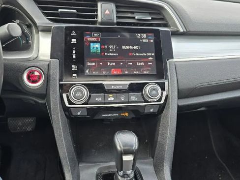 Used 2017 Honda Civic Touring image 22