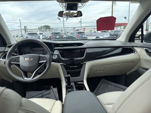 Used 2021 Cadillac XT6 Premium Luxury image 35