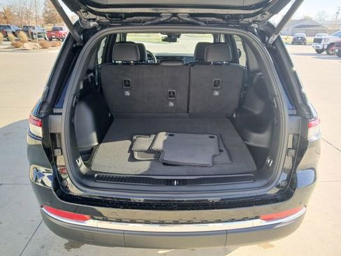 New 2025 Jeep Grand Cherokee Limited w/ Luxury Tech Group II AWD/4WD image 16