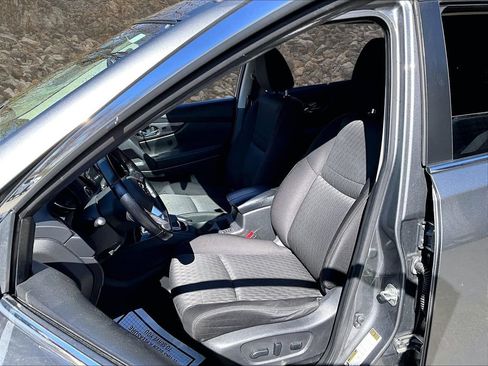 Used 2020 Nissan Rogue SV AWD/4WD image 23