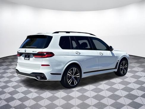 Certified 2024 BMW X7 xDrive40i w/ M Sport Package AWD/4WD image 9