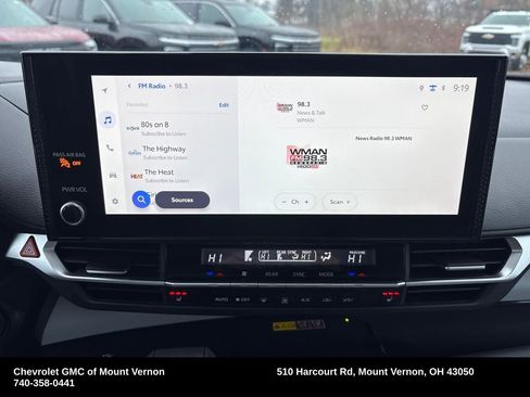 Used 2025 Toyota Sienna XLE image 19