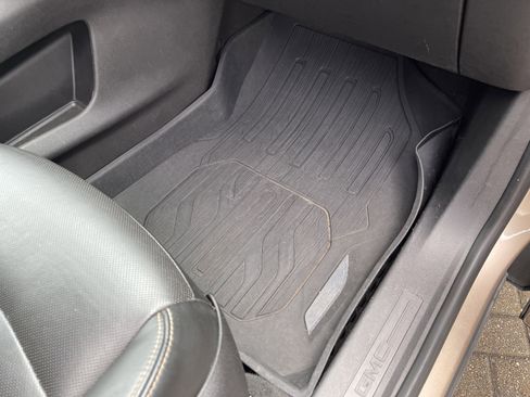 Used 2018 GMC Terrain SLT w/ Preferred Package image 38