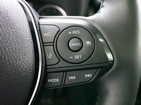 Used 2019 Toyota RAV4 XLE AWD/4WD image 18