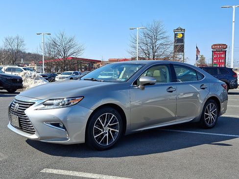 Used 2017 Lexus ES 350 ES 350 w/ Navigation System Package image 3