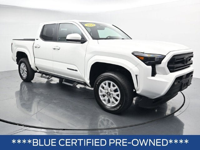 Used 2024 Toyota Tacoma SR5 AWD/4WD image 2