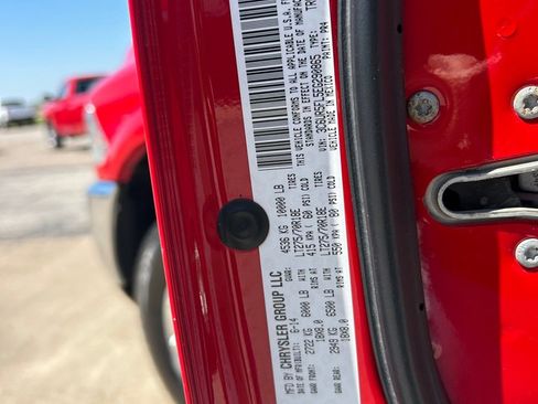 Used 2014 RAM 2500 Laramie AWD/4WD image 25
