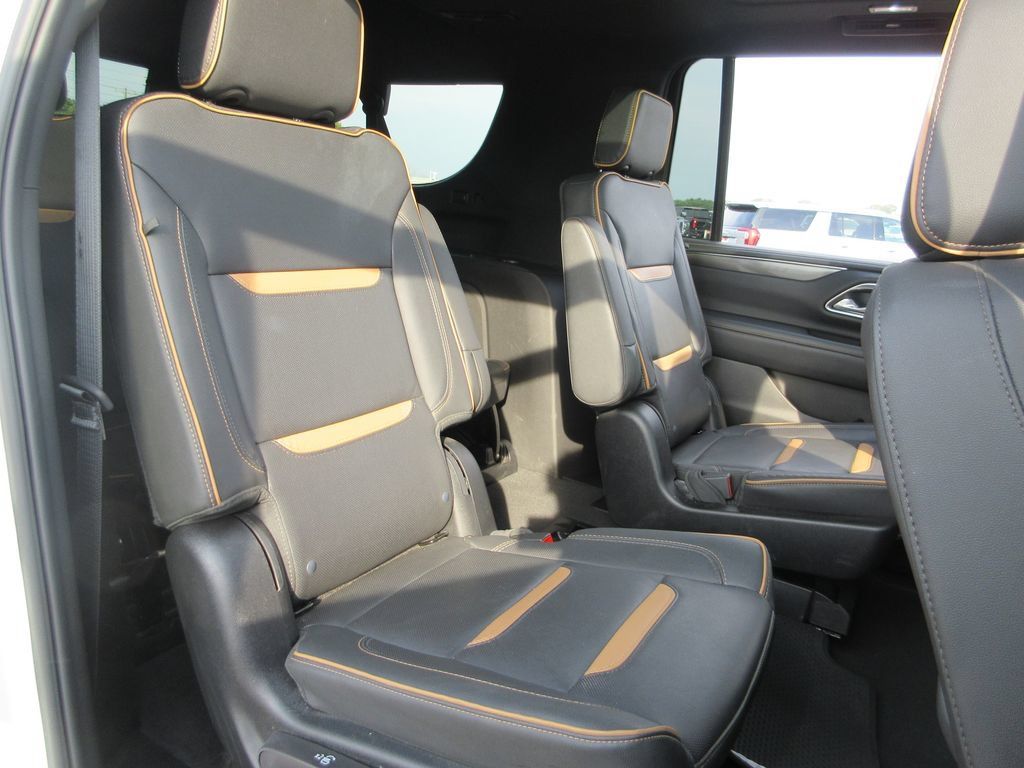 Certified 2024 GMC Yukon XL AT4 w/ Technology Package AWD/4WD image 28