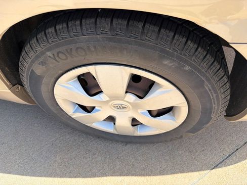 Used 2009 Toyota Camry LE FWD image 5
