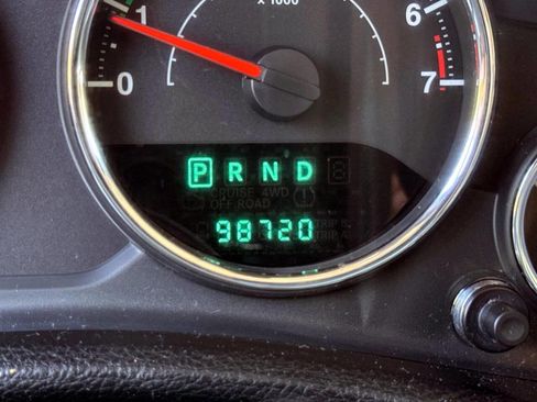 Used 2014 Jeep Wrangler Unlimited Sahara AWD/4WD image 16