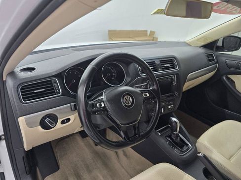Used 2016 Volkswagen Jetta SE FWD image 10