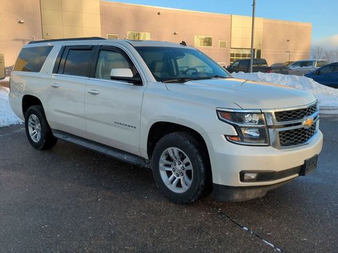 Used 2015 Chevrolet Suburban LT w/ Luxury Package image 2