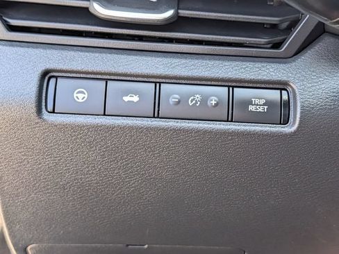 Used 2023 Nissan Altima 2.5 SL FWD image 23