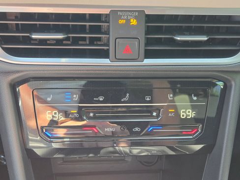 New 2026 Volkswagen Taos SEL AWD/4WD image 23