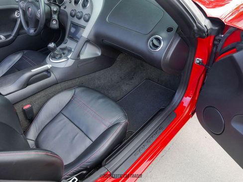 Used 2006 Pontiac Solstice Convertible w/ Premium Package image 39