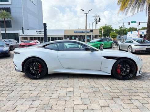 Used 2020 Aston Martin DBS Superleggera RWD image 11