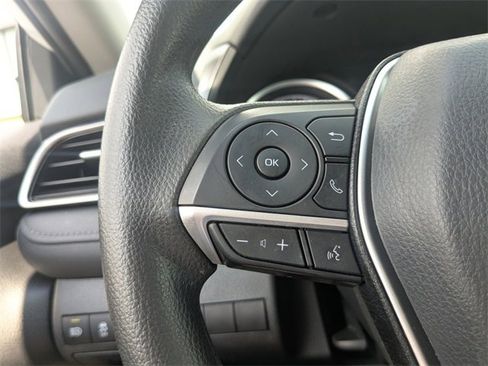 Used 2022 Toyota Camry LE image 24