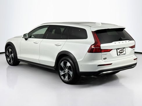 Used 2023 Volvo V60 B5 Cross Country Plus AWD/4WD image 9