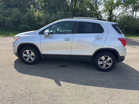 Used 2019 Chevrolet Trax LT w/ LT Convenience Package AWD/4WD image 6