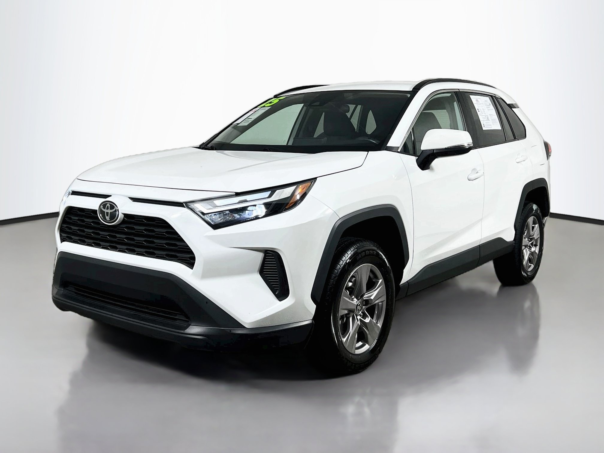Used 2025 Toyota RAV4 XLE FWD image 10