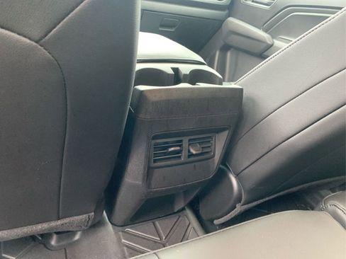 Used 2025 Chevrolet Colorado Trail Boss image 20