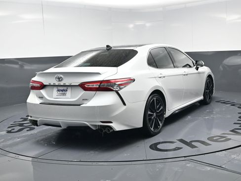 Used 2019 Toyota Camry XSE image 9