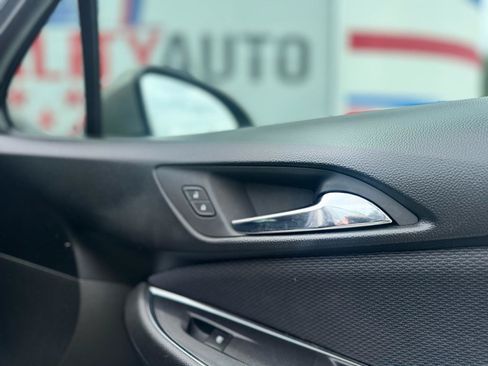 Used 2018 Chevrolet Cruze LT w/ Convenience Package FWD image 44