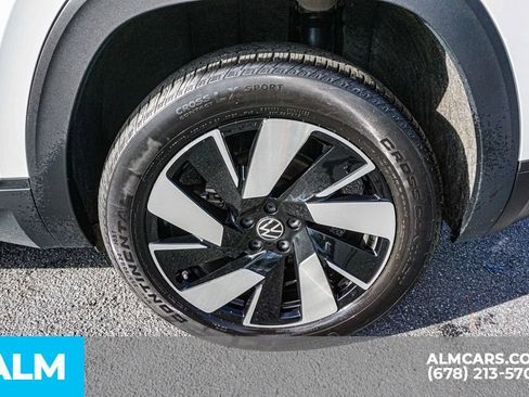 Used 2024 Volkswagen Atlas Cross Sport SE image 17