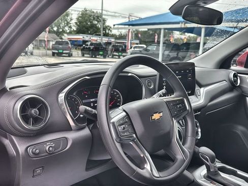 Certified 2025 Chevrolet Blazer LT AWD/4WD image 10