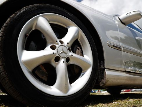 Used 2005 Mercedes-Benz C 230 Sedan image 28