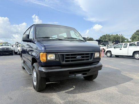 Used 2006 Ford E-350 and Econoline 350 XL RWD image 4