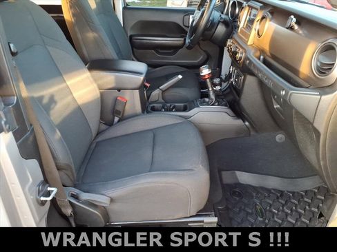 Used 2020 Jeep Wrangler Sport image 9