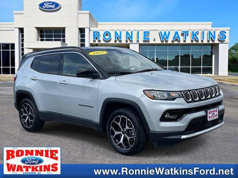 Used 2025 Jeep Compass Limited AWD/4WD image 1