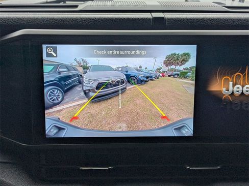 Used 2024 Jeep Gladiator Sport image 28