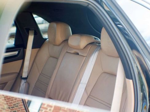 Used 2023 Porsche Cayenne image 42