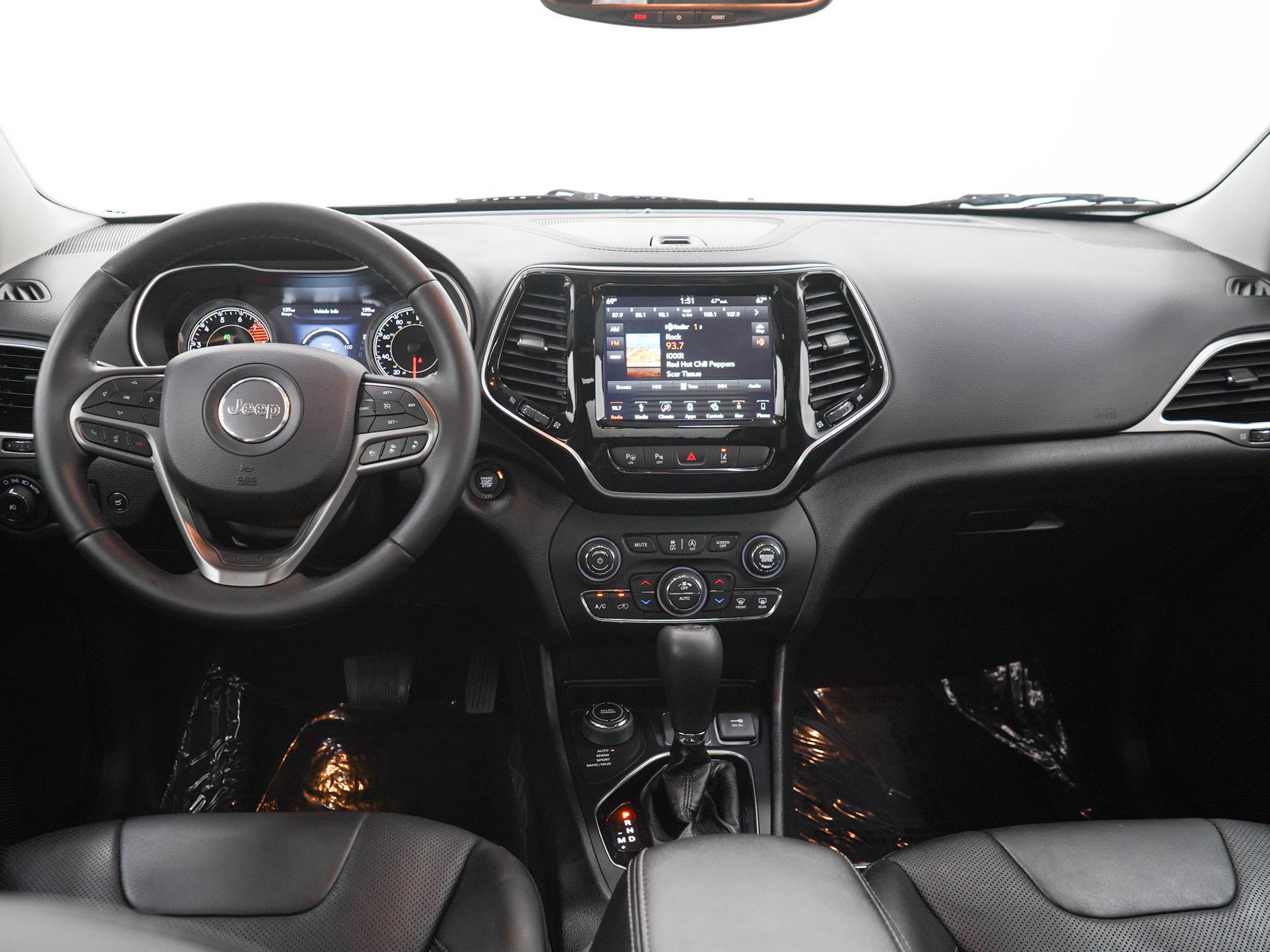 Used 2019 Jeep Cherokee Limited w/ Luxury Group AWD/4WD image 14