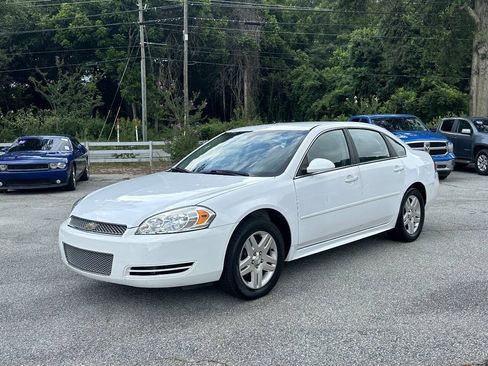 Used 2016 Chevrolet Impala LT FWD image 3