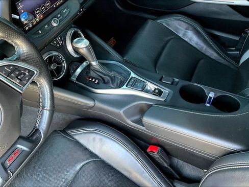 Used 2019 Chevrolet Camaro SS RWD image 8