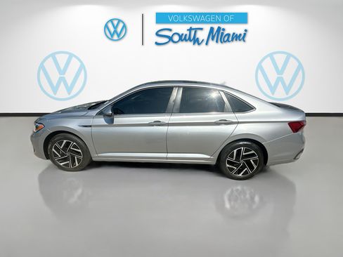 Used 2024 Volkswagen Jetta SEL FWD image 4