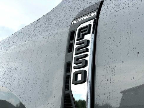 Used 2025 Ford F250 Platinum w/ Platinum Plus Package AWD/4WD image 15