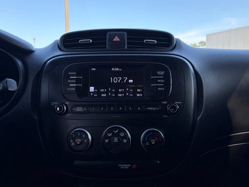 Used 2018 Kia Soul FWD image 15