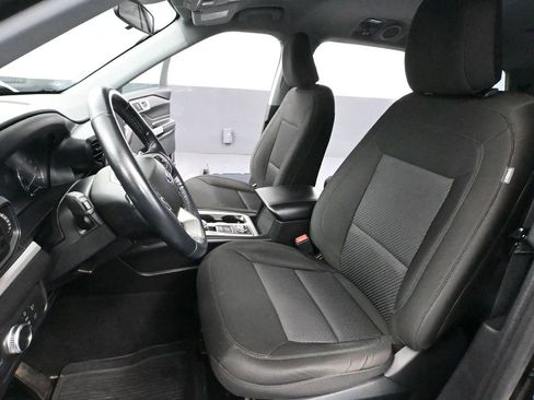 Used 2022 Ford Explorer XLT image 23