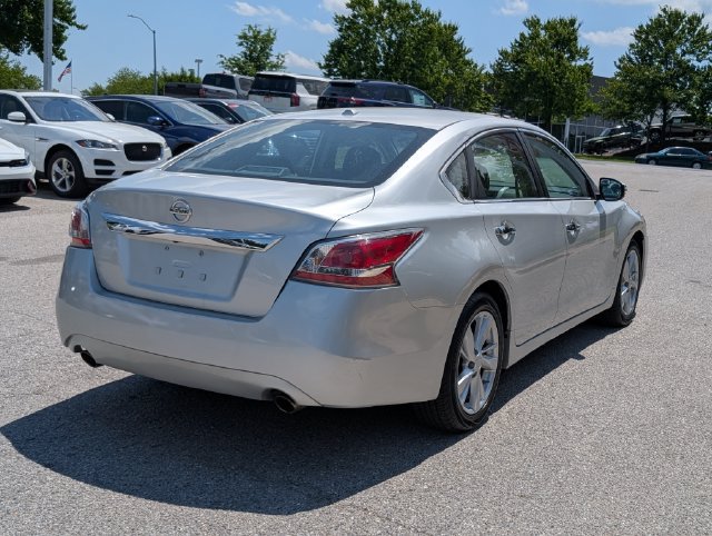 Used 2014 Nissan Altima 2.5 SV w/ Convenience Package FWD image 3