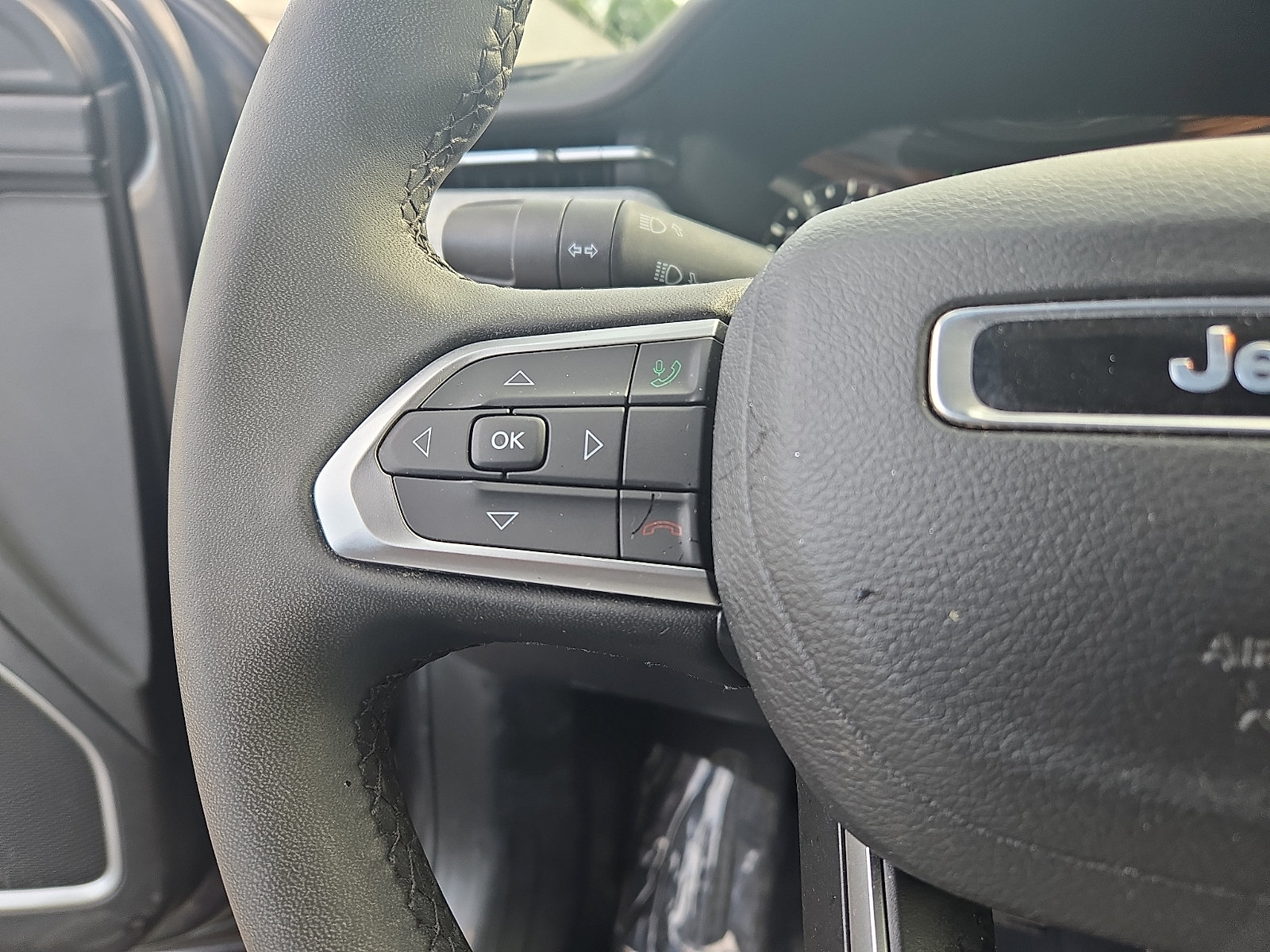 Used 2023 Jeep Compass Latitude AWD/4WD image 20