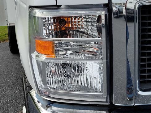 Used 2017 Ford E-350 and Econoline 350 Super Duty w/ Power Windows & Locks Group image 10