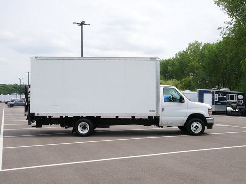 Used 2024 Ford E-450 and Econoline 450 Super Duty w/ Power Windows & Locks Group RWD image 4