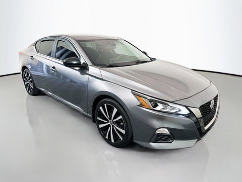 Used 2020 Nissan Altima 2.5 SR FWD image 1